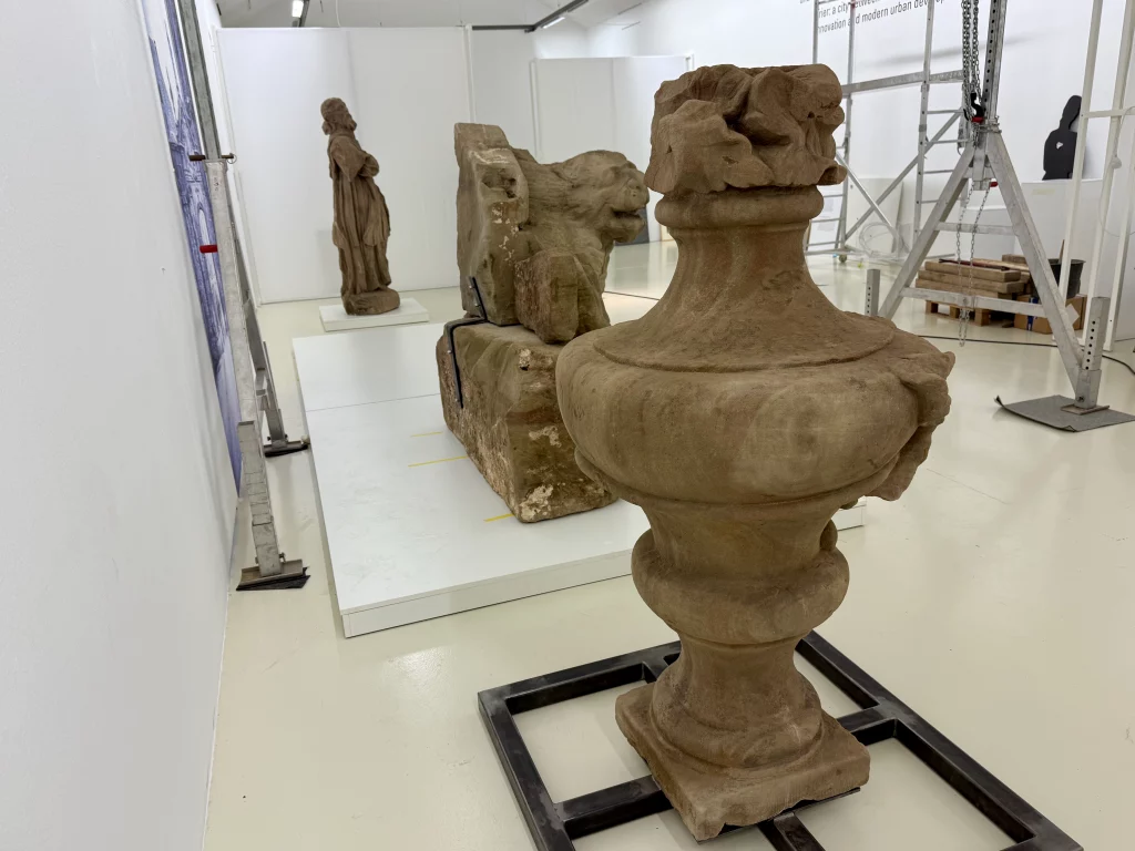 Die Spezialarbeiten werden in der Austellung aufgestellt.