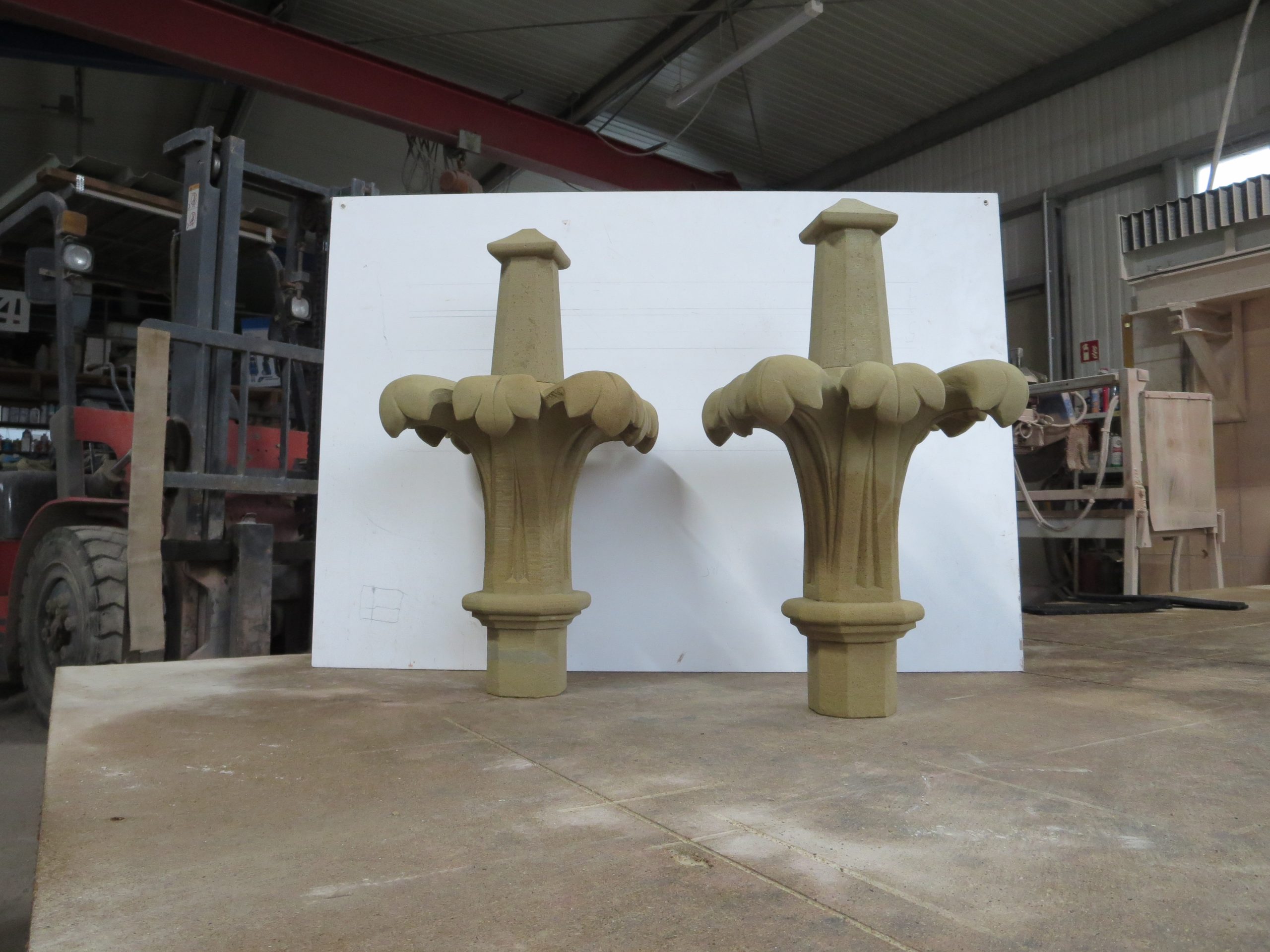 Abbildung der rekonstruierten Kreuzblumen in der Werkstatt.